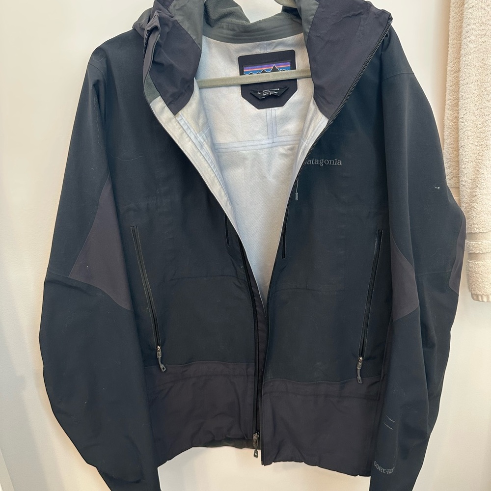 Men’s vintage Patagonia rain jacket, goretex, large